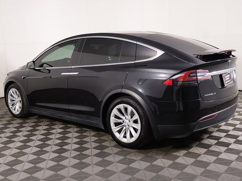 Used 2017 Tesla Model X 75D image 12