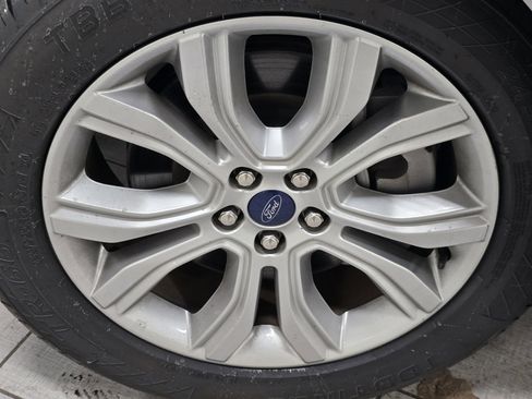 Used 2022 Ford Edge Titanium image 8