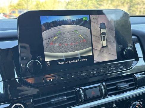 Certified 2022 Nissan Pathfinder Platinum w/ Cargo Package image 32