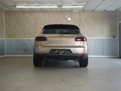 Used 2018 Porsche Macan AWD/4WD image 8