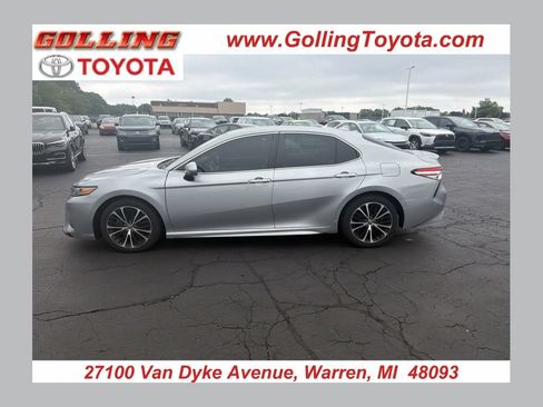 Used 2020 Toyota Camry SE AWD/4WD image 1