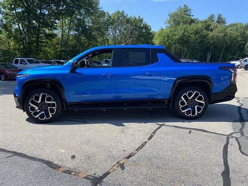 Certified 2025 Chevrolet Silverado EV RST AWD/4WD image 4