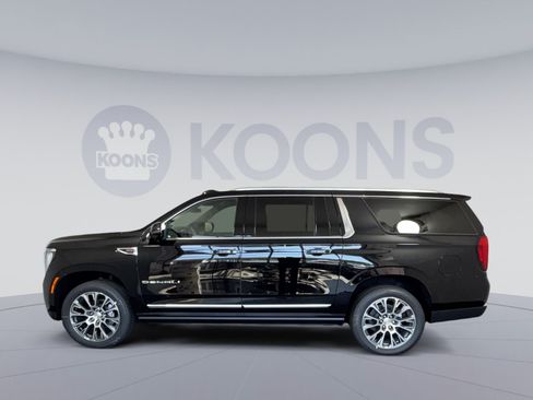 New 2026 GMC Yukon XL Denali w/ Sun & Power Step Package AWD/4WD image 2