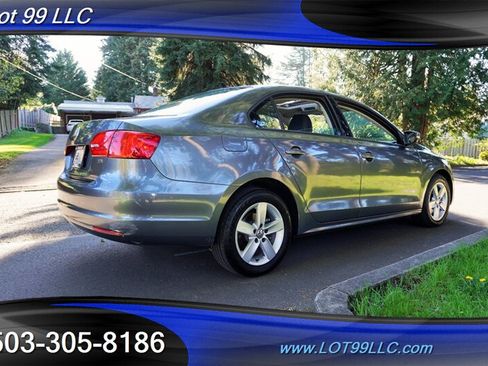Used 2012 Volkswagen Jetta TDI FWD image 9