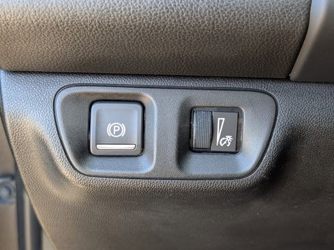 Used 2019 GMC Acadia SLE image 32