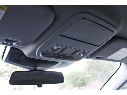 Used 2022 Ford Explorer XLT image 21