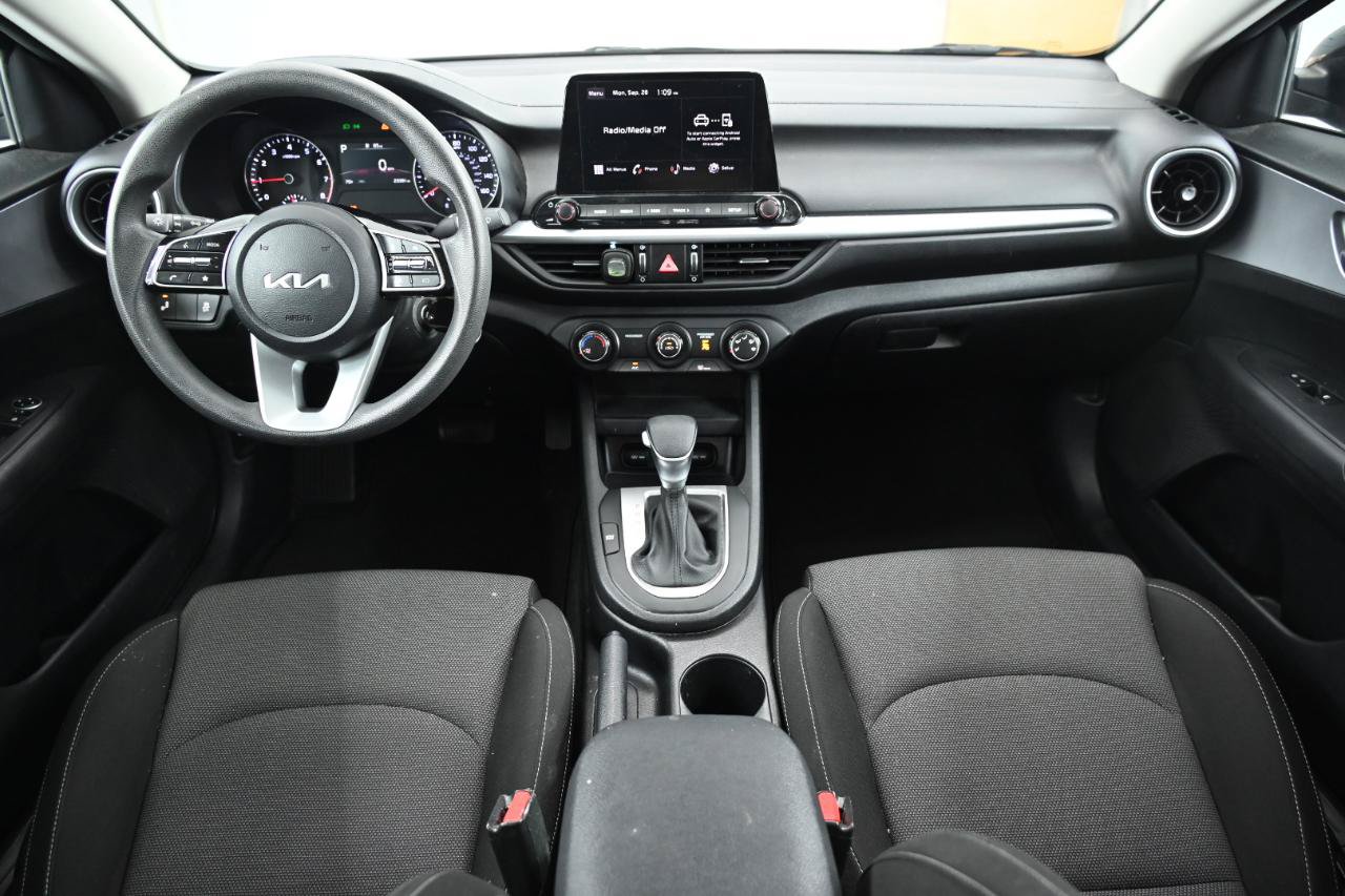 Used 2023 Kia Forte LXS w/ LXS Technology Package FWD image 18