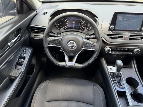 Used 2020 Nissan Altima 2.5 S FWD image 14
