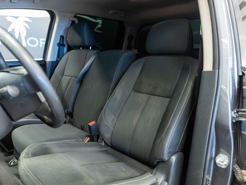Used 2017 Nissan Titan SV AWD/4WD image 10