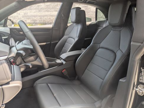 New 2025 Porsche Macan 4 Electric image 5