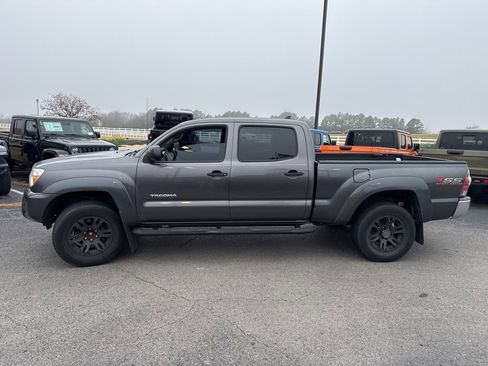 Used 2015 Toyota Tacoma PreRunner image 6