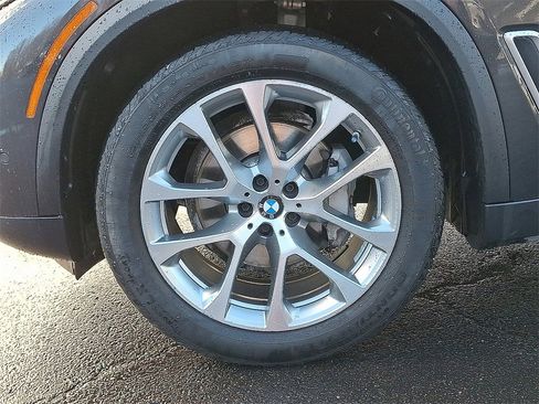 Used 2022 BMW X5 xDrive40i w/ Premium Package image 9