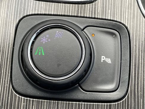 Used 2018 GMC Acadia SLT FWD image 21