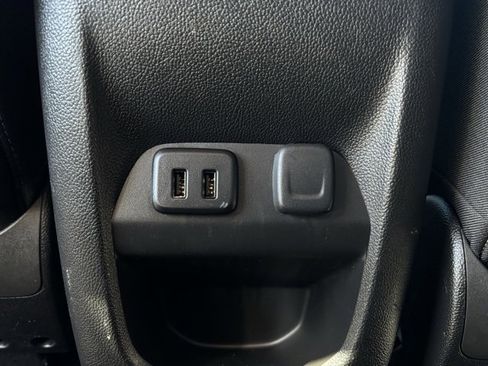 Used 2017 Chevrolet Colorado Z71 image 16