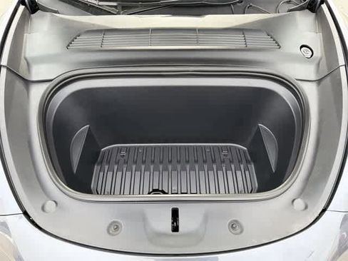 Used 2023 Tesla Model Y Long Range image 18