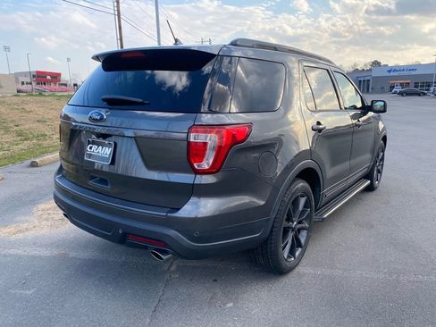 Used 2018 Ford Explorer XLT w/ Equipment Group 202A FWD image 7