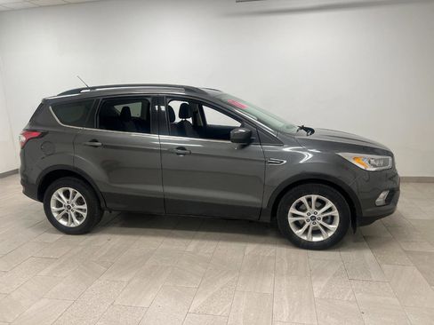 Used 2017 Ford Escape SE w/ Equipment Group 201A FWD image 15
