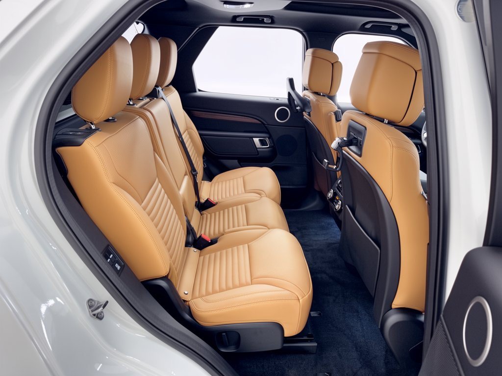 New 2026 Land Rover Discovery Dynamic SE AWD/4WD image 29