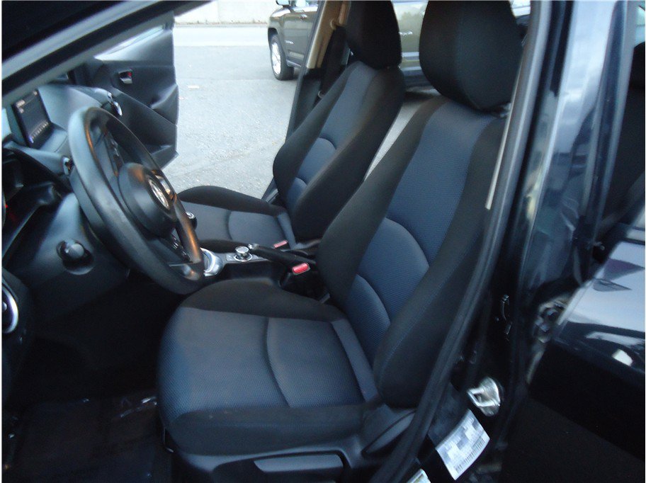 Used 2019 Toyota Yaris LE FWD image 9