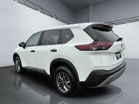 Used 2023 Nissan Rogue S AWD/4WD image 5