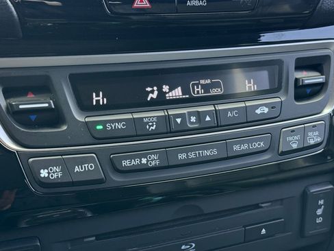 Used 2017 Honda Pilot Touring image 17