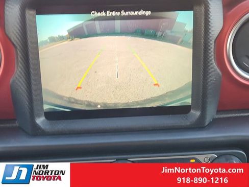 Used 2022 Jeep Wrangler Unlimited Rubicon w/ Cold Weather Group image 21