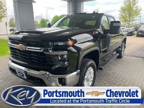 Used 2024 Chevrolet Silverado 2500 LT AWD/4WD image 1