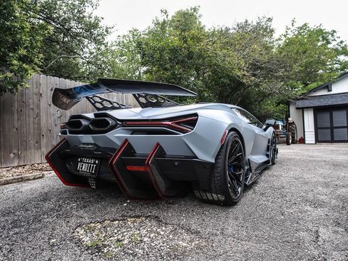 Used 2024 Lamborghini Revuelto AWD/4WD image 9