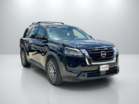 Used 2022 Nissan Pathfinder SV FWD image 3