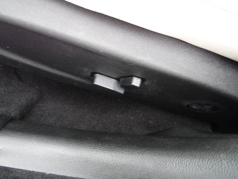 Used 2019 Chrysler 300 Limited image 17