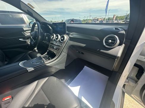 Used 2022 Mercedes-Benz GLC 300 4MATIC image 31