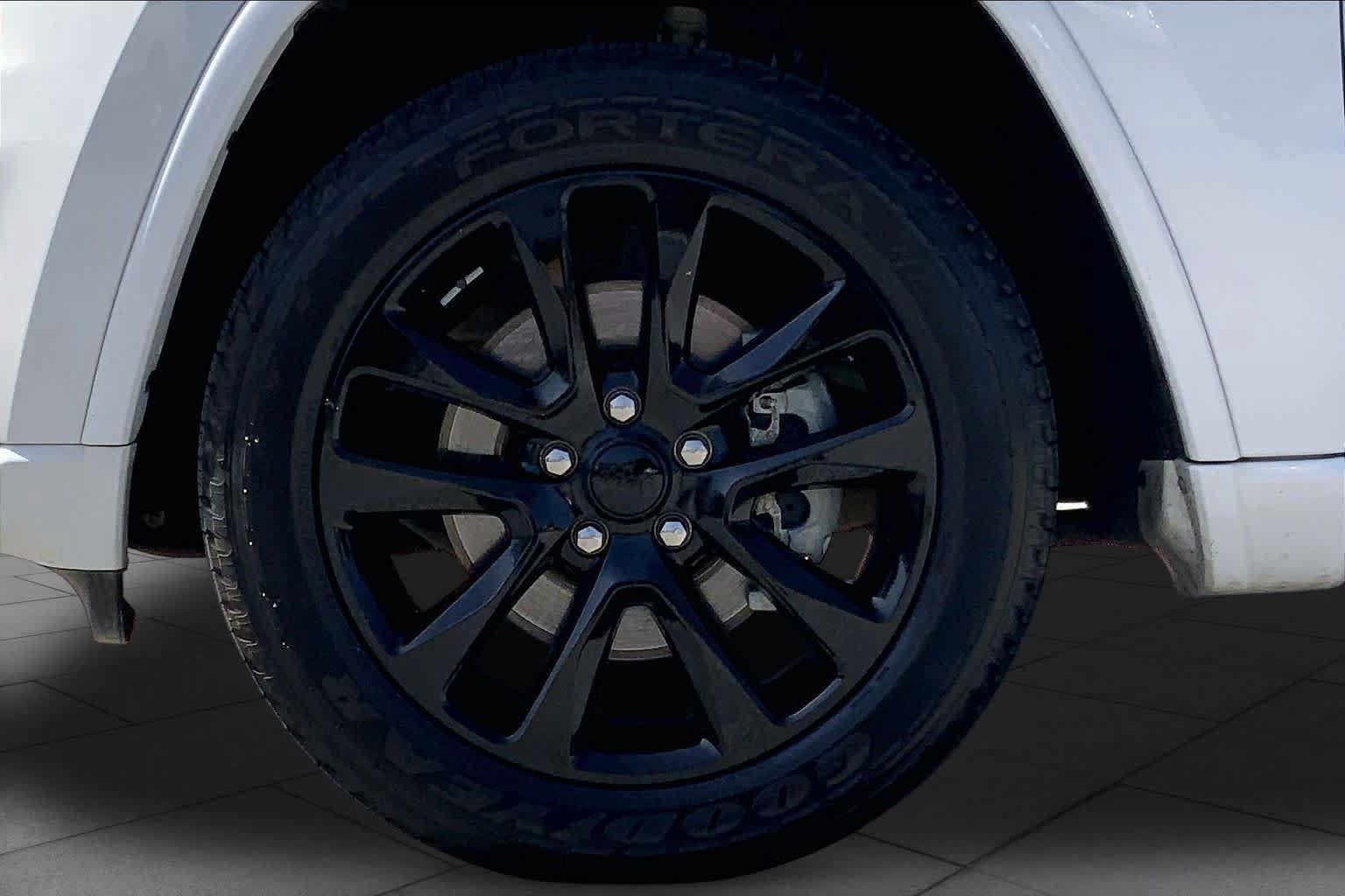 Certified 2022 Jeep Grand Cherokee Laredo X RWD image 11