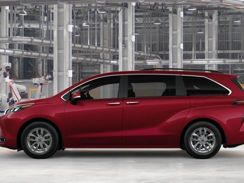 New 2026 Toyota Sienna XLE image 4