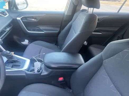 Used 2020 Toyota RAV4 XLE image 5