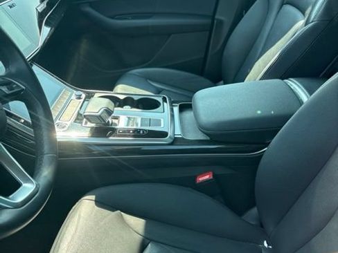 Used 2022 Audi Q7 2.0T Premium w/ Convenience Package AWD/4WD image 9