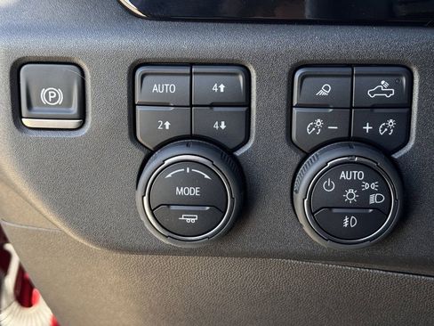 Used 2025 Chevrolet Silverado 1500 LT Trail Boss w/ LT Trail Boss Premium Package image 22