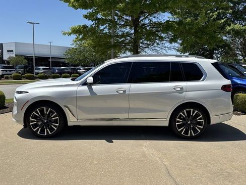 Certified 2023 BMW X7 xDrive40i w/ Premium Package AWD/4WD image 2