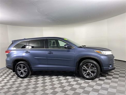Used 2018 Toyota Highlander Plus image 10