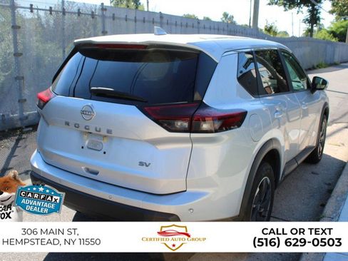 Used 2024 Nissan Rogue SV FWD image 5