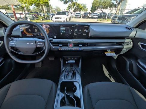 New 2026 Kia K4 FWD image 15