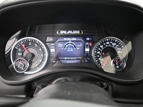 Used 2024 RAM 1500 Laramie image 14