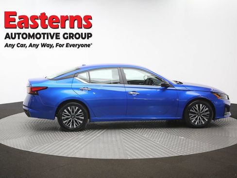 Used 2025 Nissan Altima 2.5 SV FWD image 43