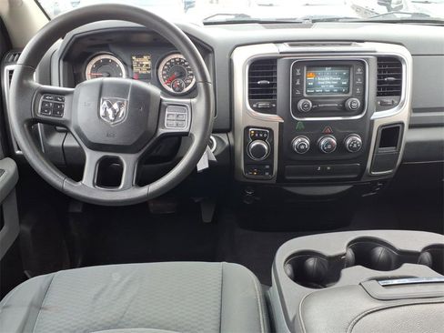 Used 2018 RAM 1500 Classic SLT image 8