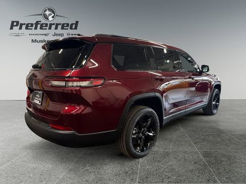 New 2025 Jeep Grand Cherokee L Altitude image 16