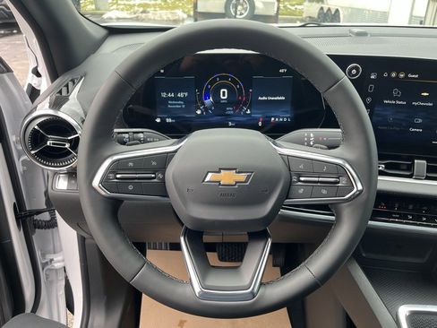 New 2026 Chevrolet Equinox LT image 13