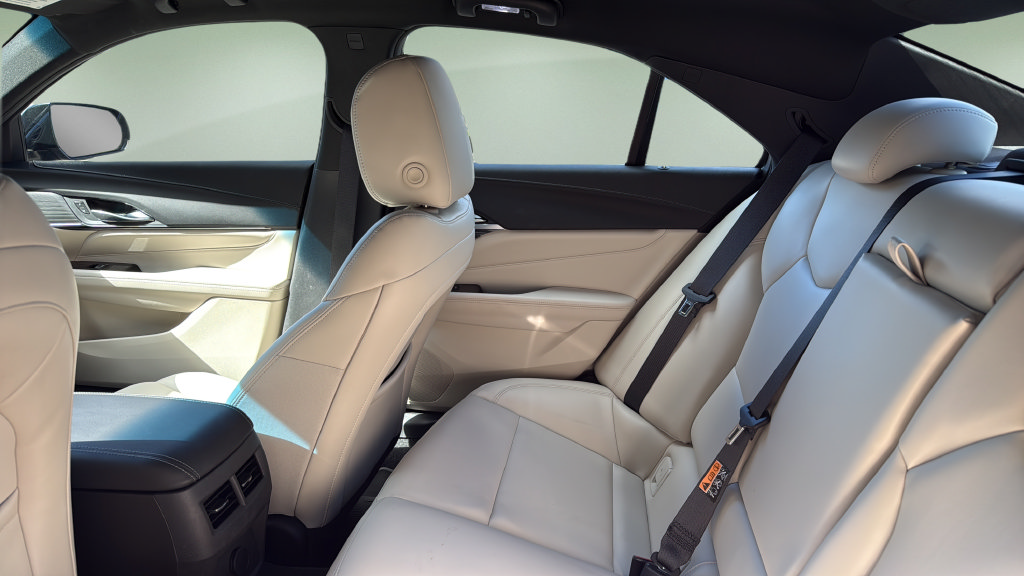 Used 2022 Cadillac CT4 Luxury w/ Cold Weather Package AWD/4WD image 23