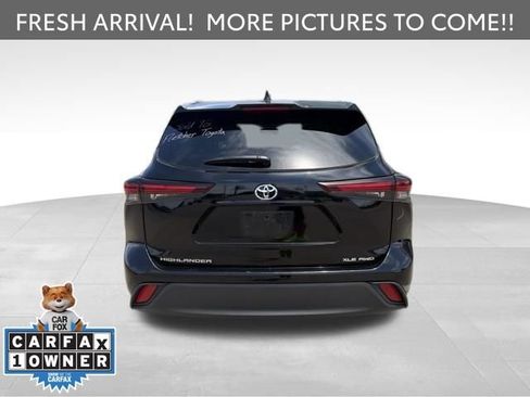 Used 2025 Toyota Highlander XLE AWD/4WD image 11