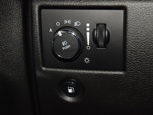 Used 2020 Jeep Grand Cherokee Altitude image 33