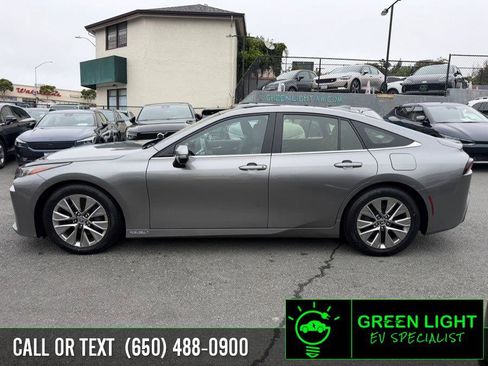 Used 2023 Toyota Mirai w/ Advanced Technology Package RWD image 8