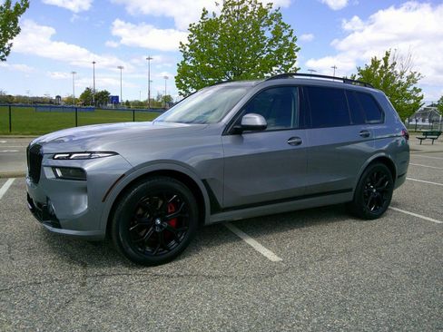 Used 2023 BMW X7 xDrive40i AWD/4WD image 19